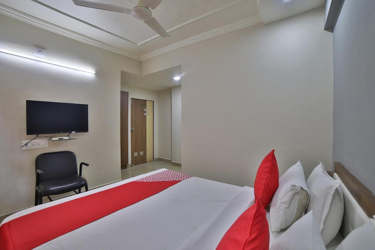 Oyo 41929 Hotel Loyal Residency Jamnagar Exterior photo