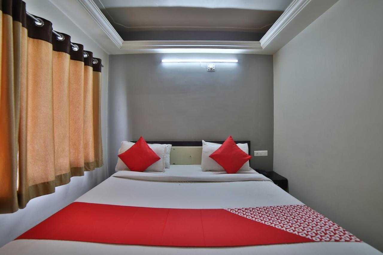 Oyo 41929 Hotel Loyal Residency Jamnagar Exterior photo